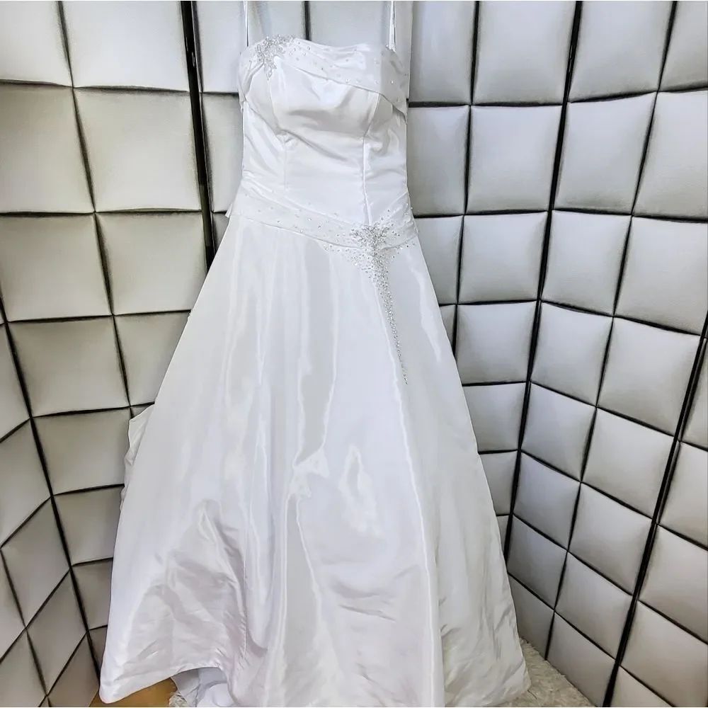 Alfred Angelo bridal gown - Picture 11 of 12
